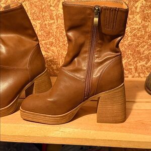 BEAST FASHION Tan Heeled Boots